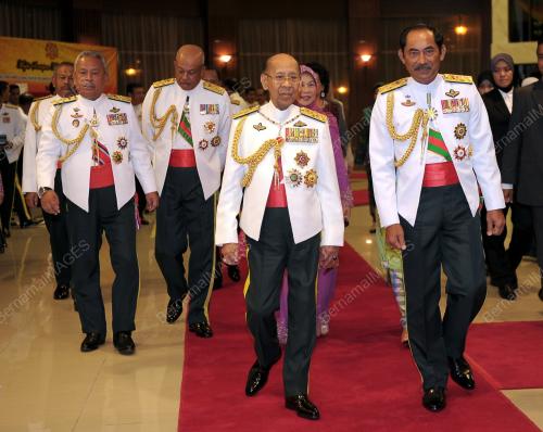 KL08_07122013_AGONG