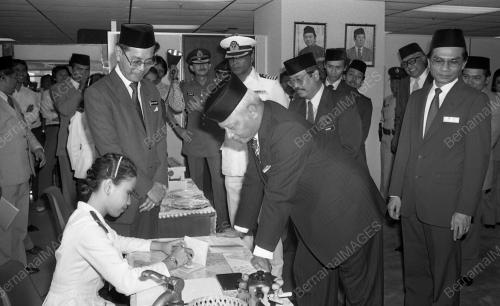 KL08_08012015_AGONG_IMIGRESEN