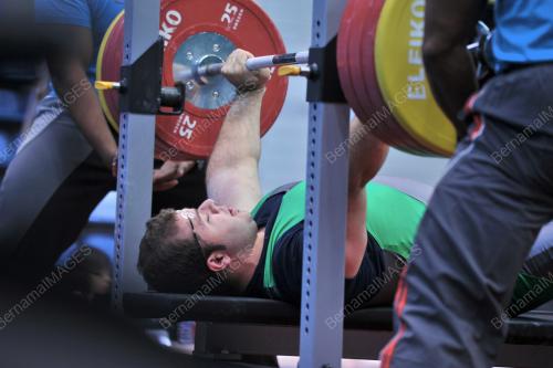KL08_08022012_POWERLIFTING2