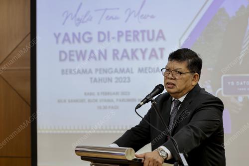 DATUK JOHARI ABDUL