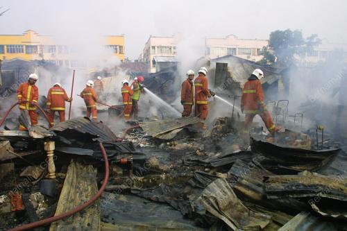 RUMAH TERBAKAR