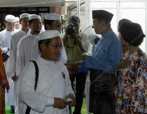 TUN MAHATHIR MOHAMAD