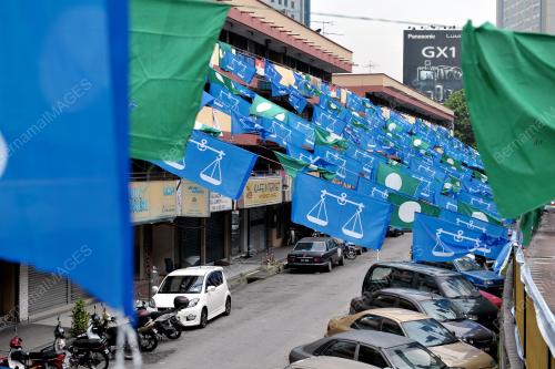 KL08_08042013_BENDERA
