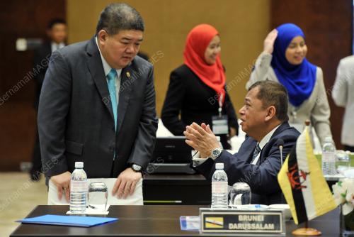KL08_08102015_MEETING