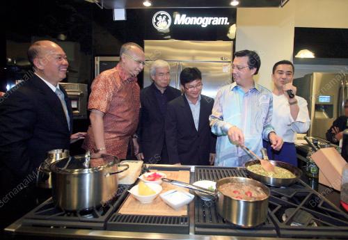 LIOW TIONG LAI