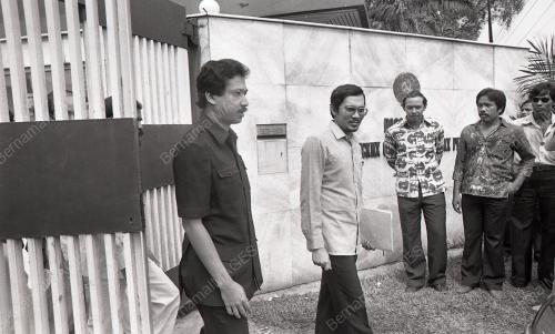 KL08_09012015_ANWAR_BANTAHAN