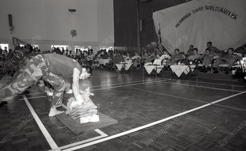 KL08_09012015_TEMPUR_ATM