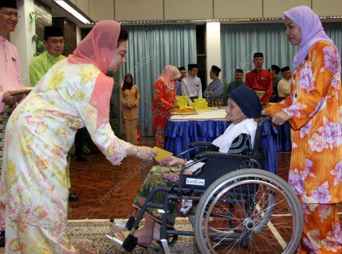 TUANKU FAUZIAH TENGKU ABDUL RASHID