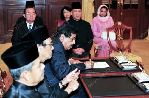 MOHD NAJIB TUN ABDUL RAZAK