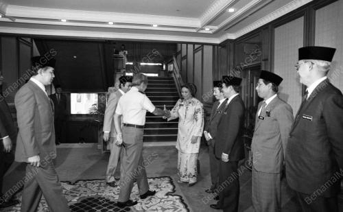 KL08_09102015_AGONG