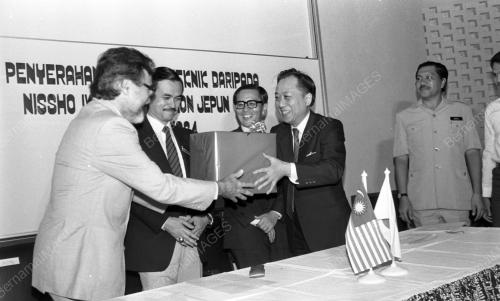 KL08_10032015_TERIMA_CEK