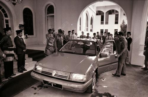 SULTAN ISKANDAR