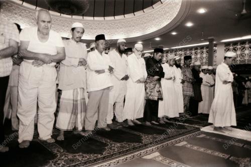 SEMBAHYANG GHAIB