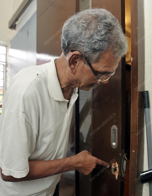 KL08_10082013_ROMPAKAN