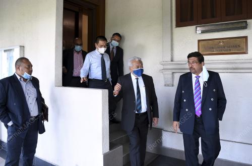 DATUK SERI BUNG MOKHTAR