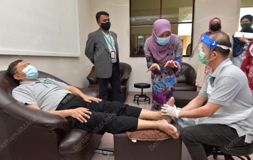 DATUK SERI RINA HARUN