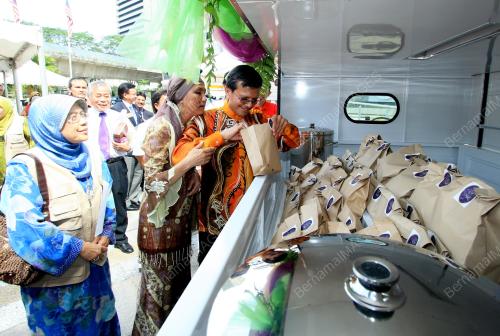 RAJA NONG CHIK RAJA ZAINAL ABIDIN