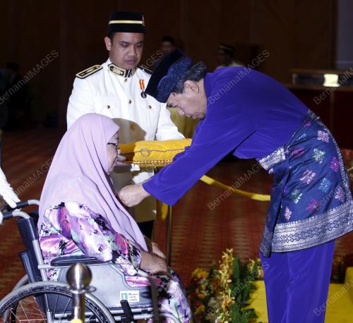 SULTAN SHARAFUDDIN IDRIS SHAH