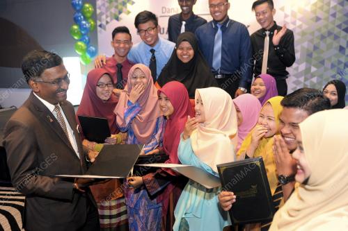KL08_11042016_DANAJAMIN