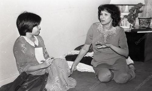 PENGANTIN CACAT PENDENGARAN
