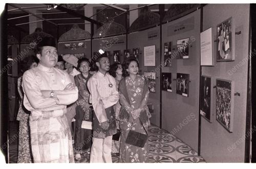RAJA PERMAISURI AGONG MELAWAT MUZIUM NEGARA