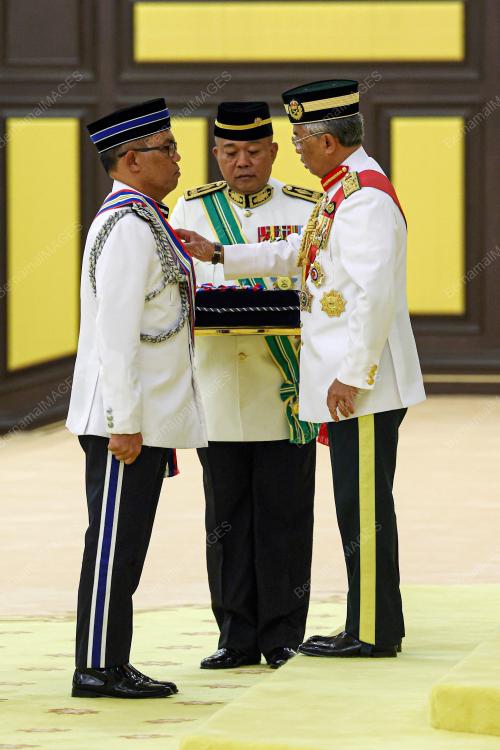 AL-SULTAN ABDULLAH RI'AYATUDDIN AL-MUSTAFA BILLAH SHAH