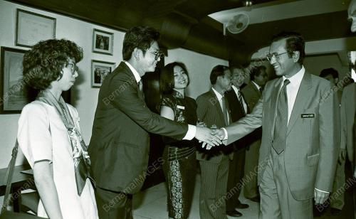 KL08_120390_COMMONWEALTH