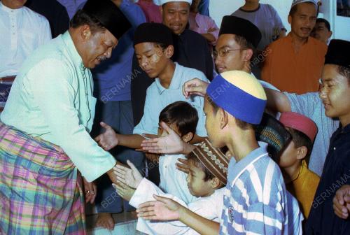 TUANKU SYED SIRAJUDDIN