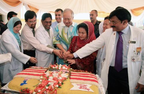 NAJIB TUN RAZAK