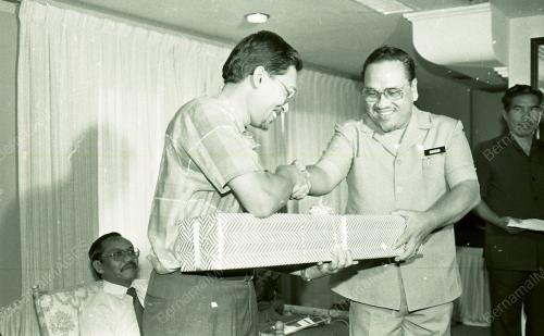 KL08_130190_RASMI_MESYUARAT