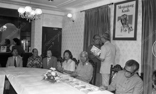 KL08_13012015_LANCAR_BUKU