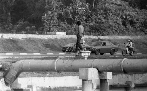 KL08_13081984_GELUNG_AIR