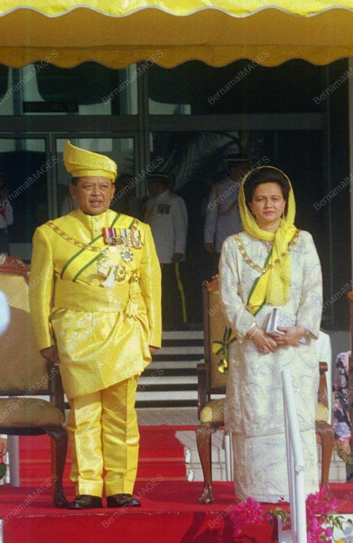 PELANTIKAN AGONG KE-12