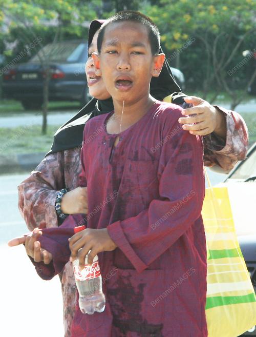 BERKHATAN BERAMAI_RAMAI