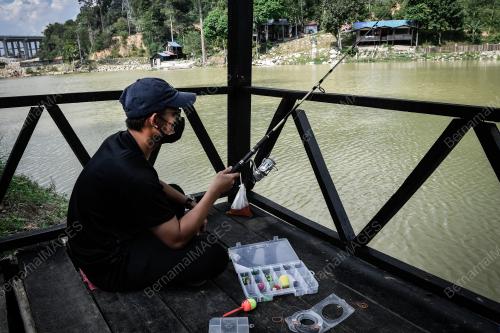 TINJAUAN KAKI PANCING