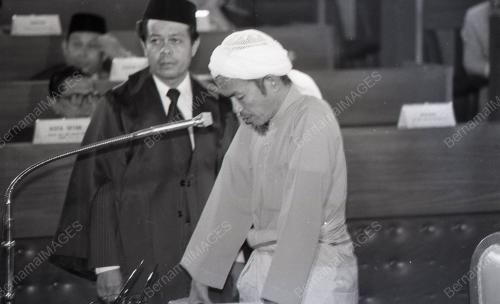ANGKAT SUMPAH
