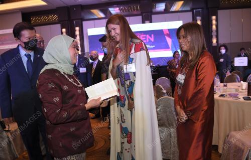 DATUK SERI NANCY SHUKRI