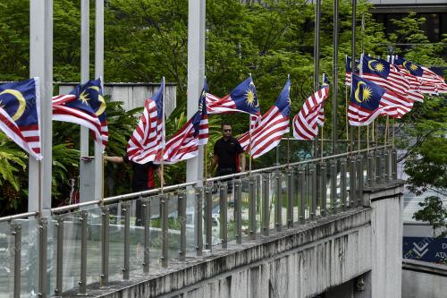 TINJAUAN BULAN KEBANGSAAN