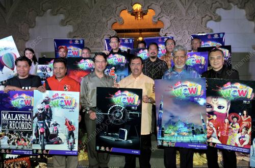 KL08_15022013_KARNIVAL_WOW
