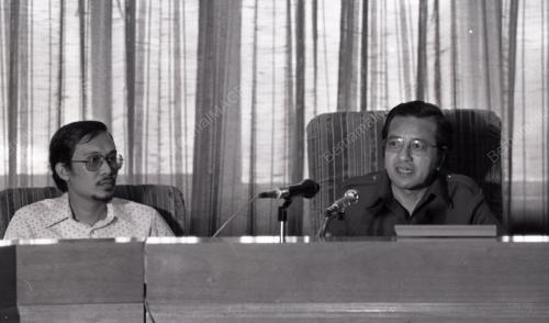 DR. MAHATHIR MOHAMAD