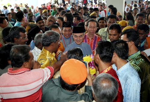TUN ABDULLAH AHMAD BADAWI