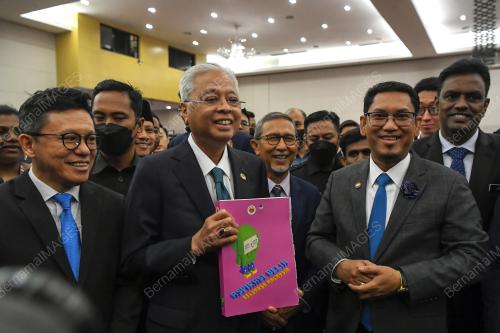DATUK SERI ISMAIL SABRI YAAKOB