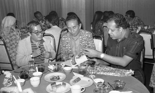 KL08_16012015_PELANCARAN_BUKU