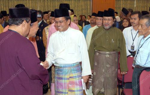 MOHD SHAFIE APDAL