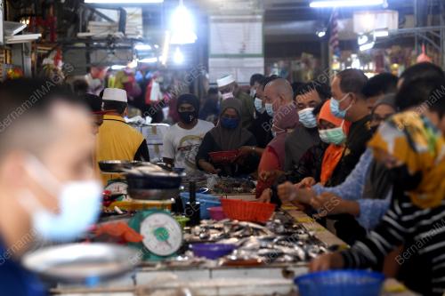 TINJAUAN PENGGUNA DI PASAR