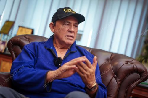 DATUK YUSOF HASLAM
