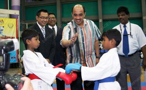 ZULHASNAN RAFIQUE