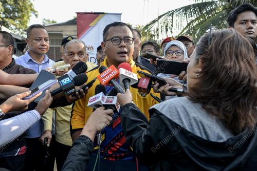 DATUK SERI AMIRUDIN SHARI