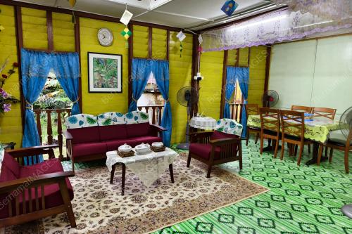 RUMAH MELAYU TRADISIONAL
