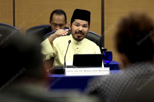 DATUK SERI DR MOHD UZIR MAHIDIN